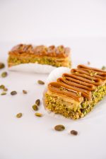 Porciones de Torta milhojas con crema de pistacho - Image 3